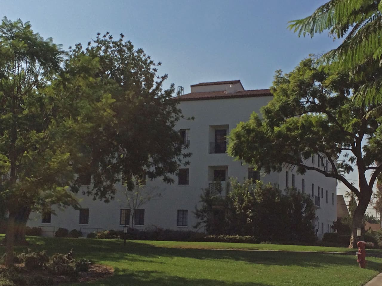 Pero a pesar de su transformación, persisten las historias de voces misteriosas, apariciones espeluznantes y los testimonios de personas que dicen haber sido víctimas de ataques por entes invisibles.