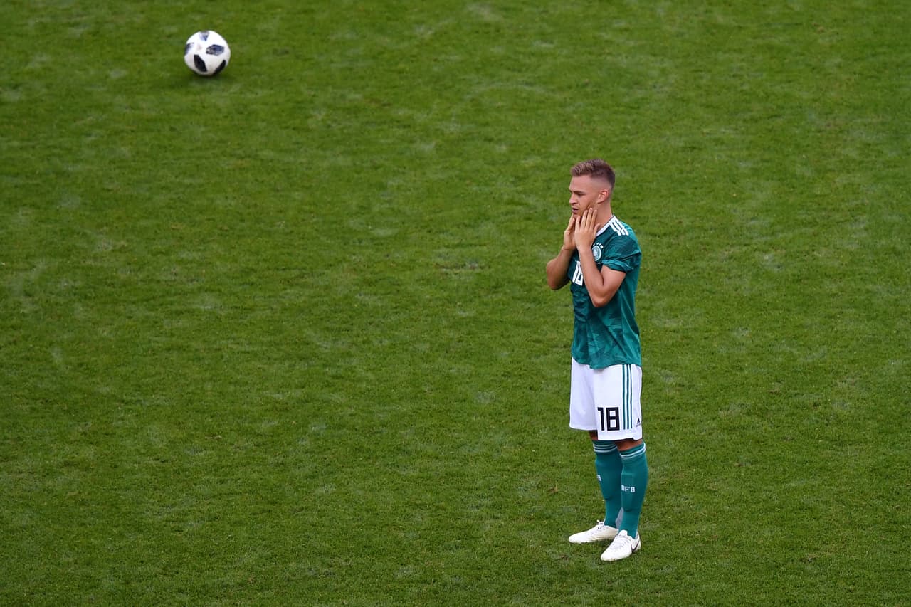 Por su parte, a pesar de que el árbitro adicionó unos minutos más –de los seis que ya había puesto–, Alemania no pudo encontrar por lo menos el descuento.