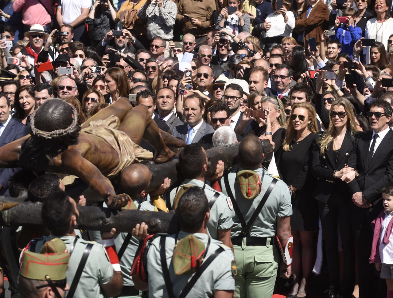 El español estuvo muy romántico con Nicole Kimpel en su natal Málaga.