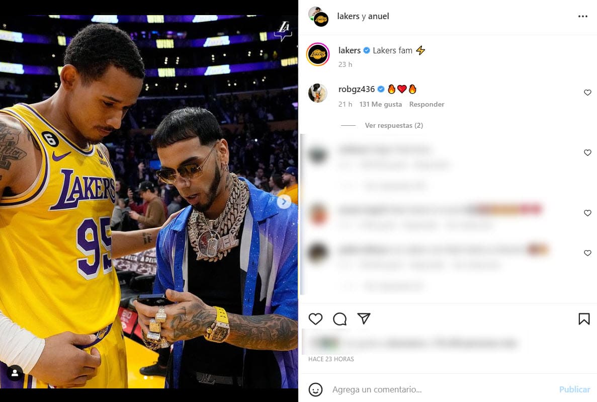 La cuenta oficial de Los Lakers en Instagram compartió un par de imágenes del encuentro entre Anuel con el basquetbolista de origen mexicano, Juan Toscano.
<br>