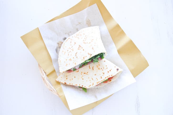 Wrap de espinaca, queso mozzarella y col agria | Reto 28