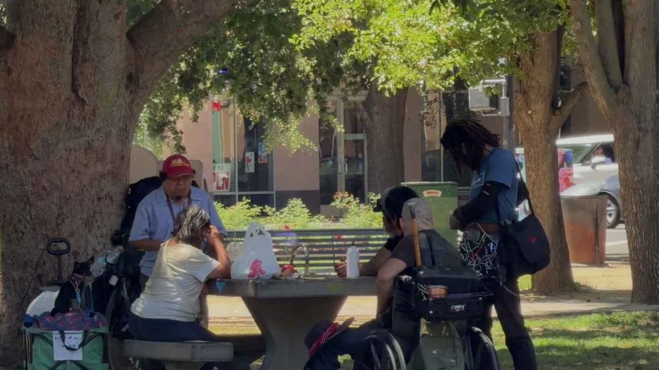 Indigencia sube 12.7% en Sacramento y se expande a suburbios, según conteo oficial 2026