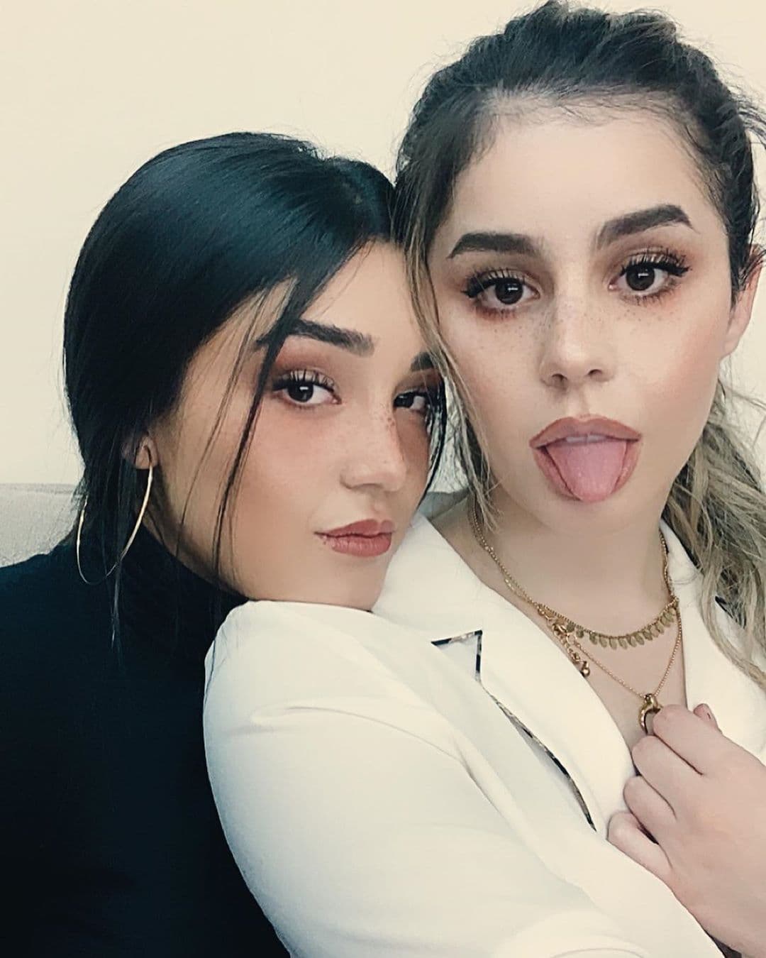 “La verdad es que toda la compañía está espectacular, pero yo veo a mi mamá y me inspira muchísimo”, comentó Ana Paula (a la derecha en la imagen) en declaraciones que difundió '
<a href="https://www.youtube.com/watch?v=x-cm7lern_M&amp=&feature=emb_logo" target="_blank">Ventaneando'.</a>