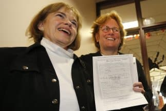 Un juez de la Corte Suprema autoriza la realización de matrimonios entre personas del mismo sexo en Nevada, mantiene a Idaho a la espera.