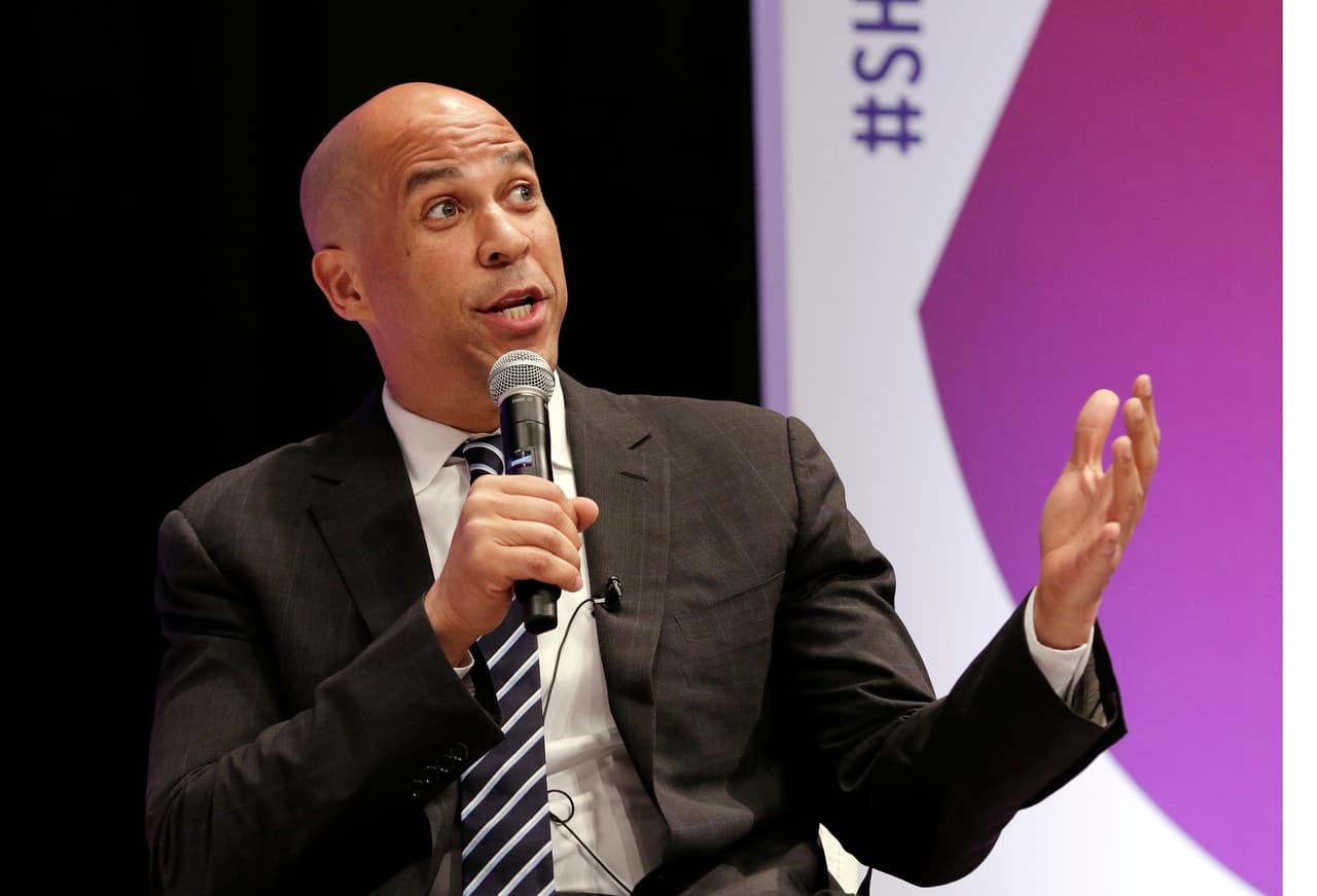 El senador por Nueva Jersey, Cory Booker, también habló de sus propuestas políticas dirigidas a las minorías.