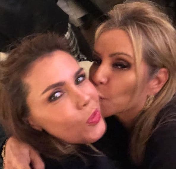 En entrevista para 'De primera mano', Sabine comentó: "Desde chiquita, siempre me gustaron chavitos (más jóvenes). Me ponías así a 10 y yo decía, ¡él! El más chiquito de todos [...]".