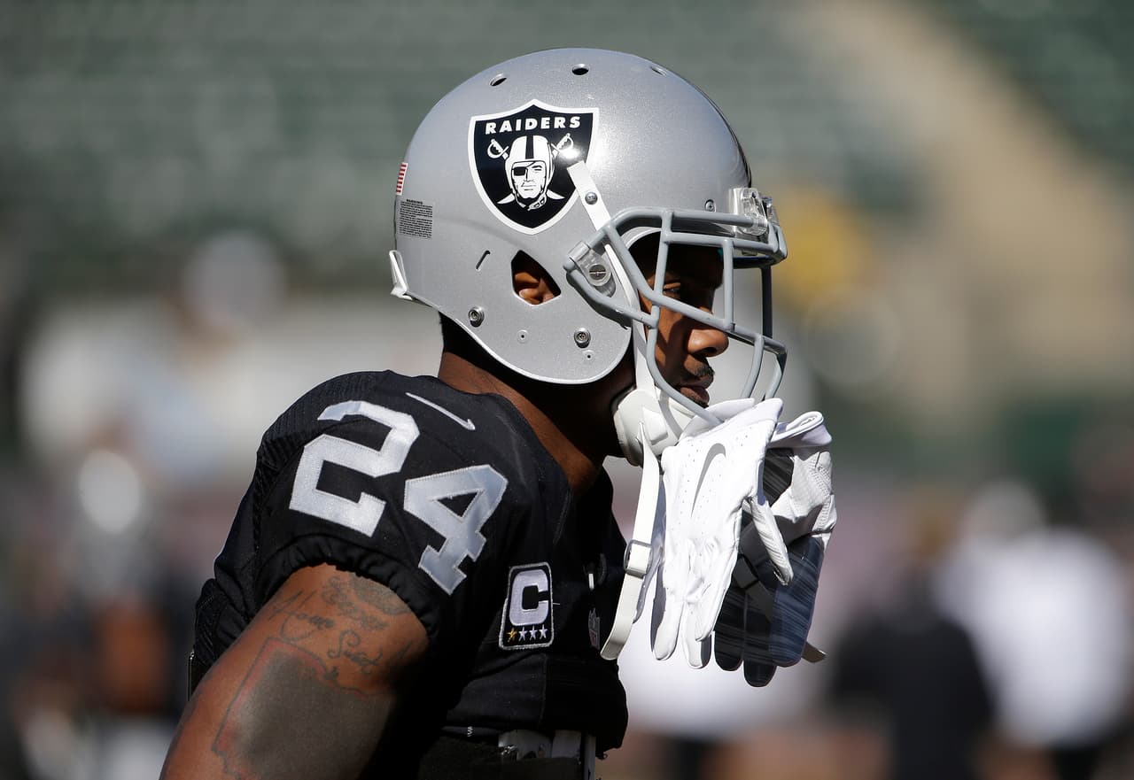 Charles Woodson no sabe si regresa o no para jugar la temporada 2016 con Oakland
