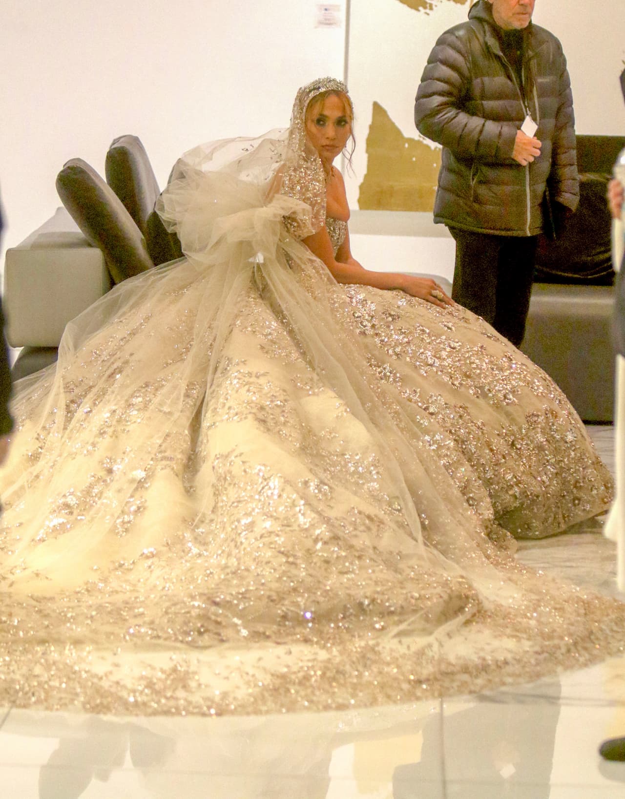 "Tengo una película que estoy rodando en octubre con Owen Wilson y Sarah (Silverman), y la película tiene un álbum que la acompaña, así que estoy un poco ocupada en este momento, y hasta octubre, él tiene la Serie Mundial de béisbol", comentó Jennifer.