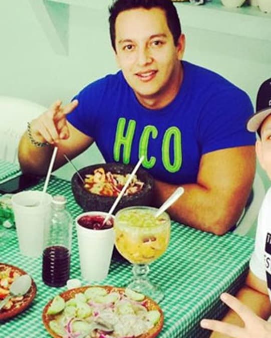 Mientras tanto, Ernesto Sarabia, hijo mayor del músico, en un principio confió en la inocencia de su madre, pero tras darse a conocer la sentencia ha preferido guardar silencio.