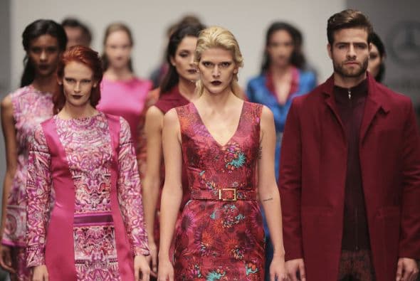 La firma conformada por el diseñador Alejandro Covalin y Cristina Pineda nos demuestra que no todo debe ser sobrio para el invierno.