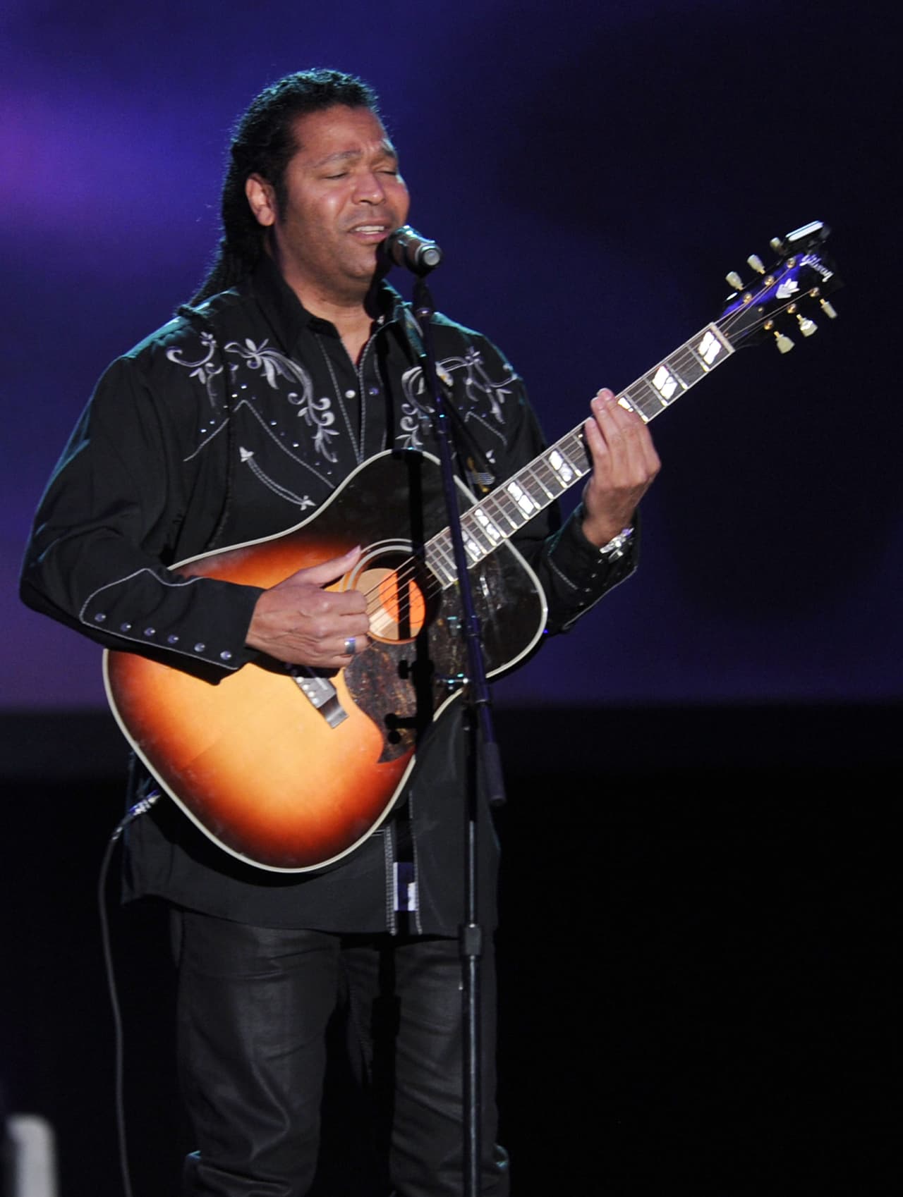 El cantautor cubano siempre ha manifestado su postura; apoyar a los que más necesitan es una de las grandes prioridades.