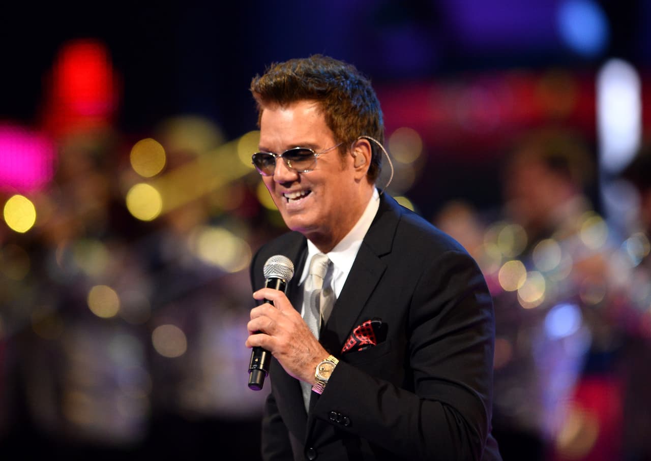 En este mismo elenco se incluye a Willy Chrino, que compartirá algo de su música con sus seguidores durante esta noche sin precedentes.