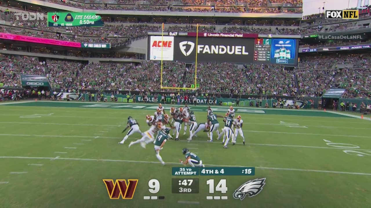 Jake Elliot conecta el gol de campo para Eagles y aumentan la ventaja