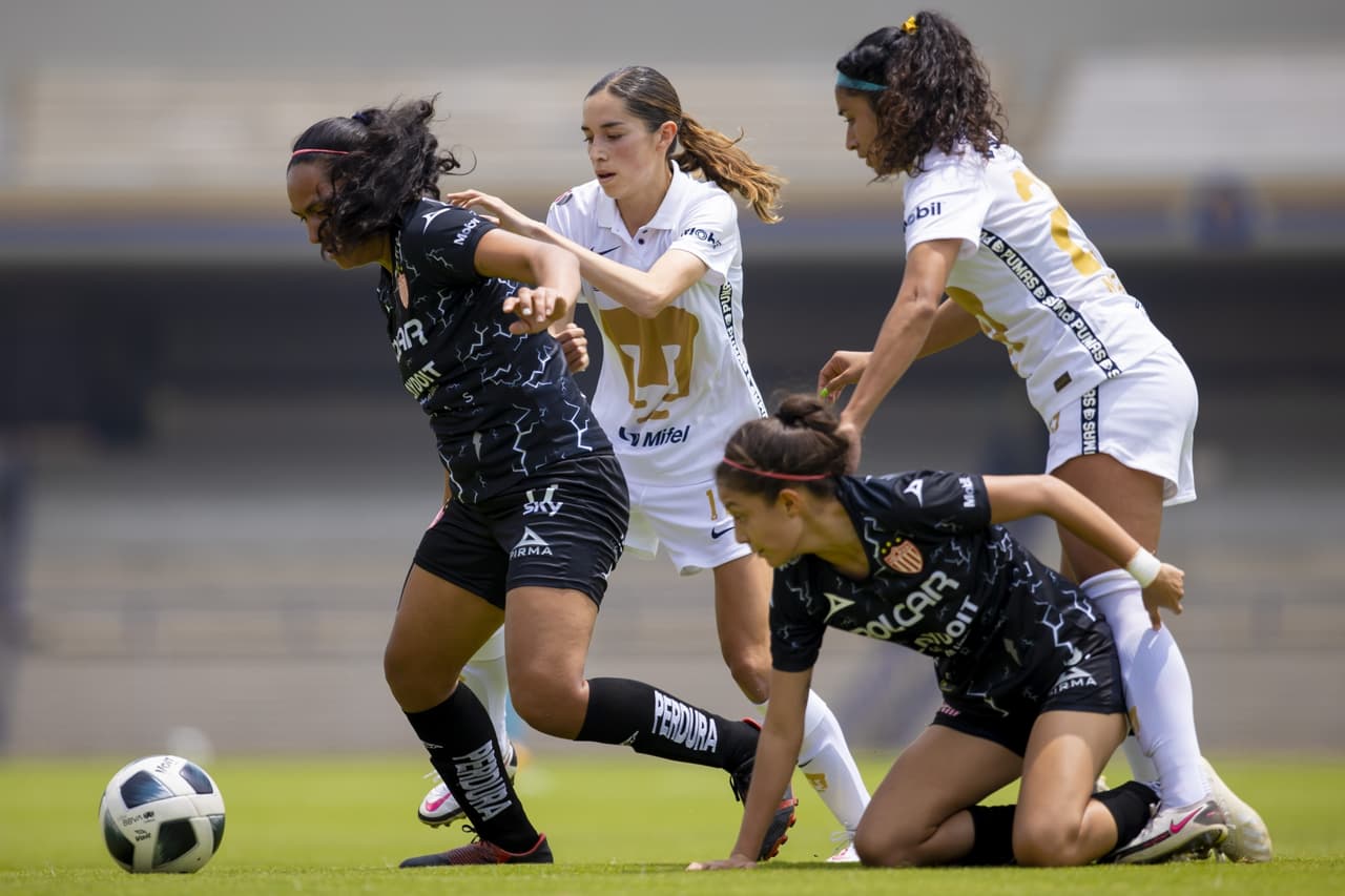 Pumas y Necaxa no logran romper el 0-0 y se conforman con un punto en su debut del Apertura 2021.