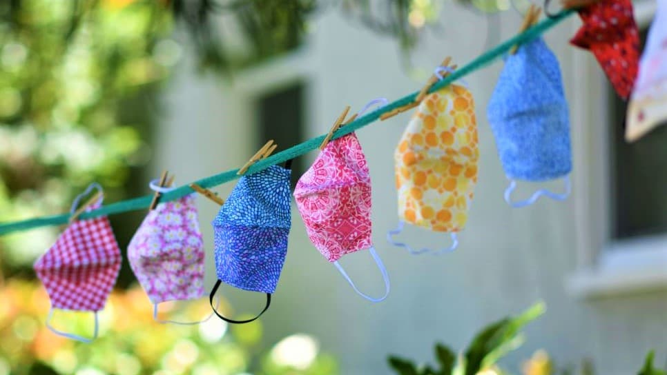 Los CDC continúan evaluando el uso de mascarillas, ¿aún hay riesgo de contagio? Esto es lo que opinan los doctores