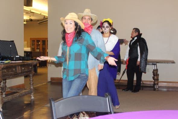 ¡Así es como Univisión Arizona celebra el Halloween!  Dulces, calaveras, disfraces y mucha diversión. 