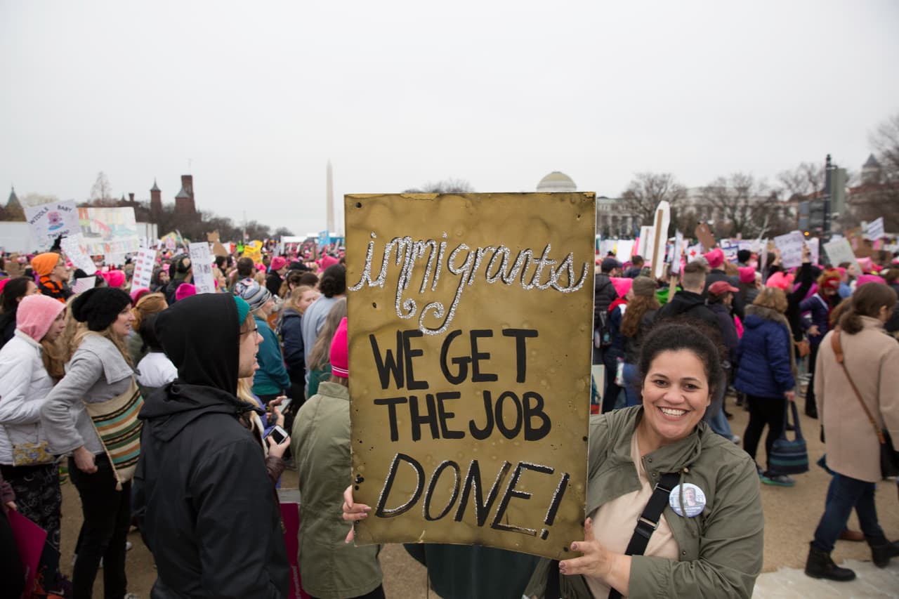 Muchas pancartas reinvindicaban el rol de los inmigrantes en la sociedad estadounidense.