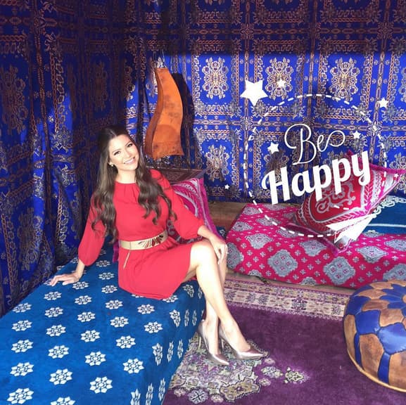 "Buenos días", deseó Ana Patricia. (Octubre 5, 2015)