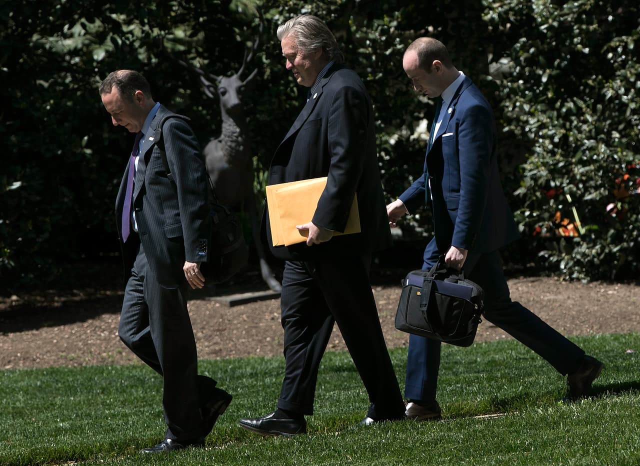 Peleas, cansancio y frustración: las noticias negativas pasan factura a los empleados de la Casa Blanca de Trump