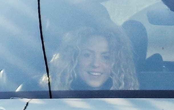 Contrario a como lució hace poco más de 20 días, Shakira ya recuperó la sonrisa.