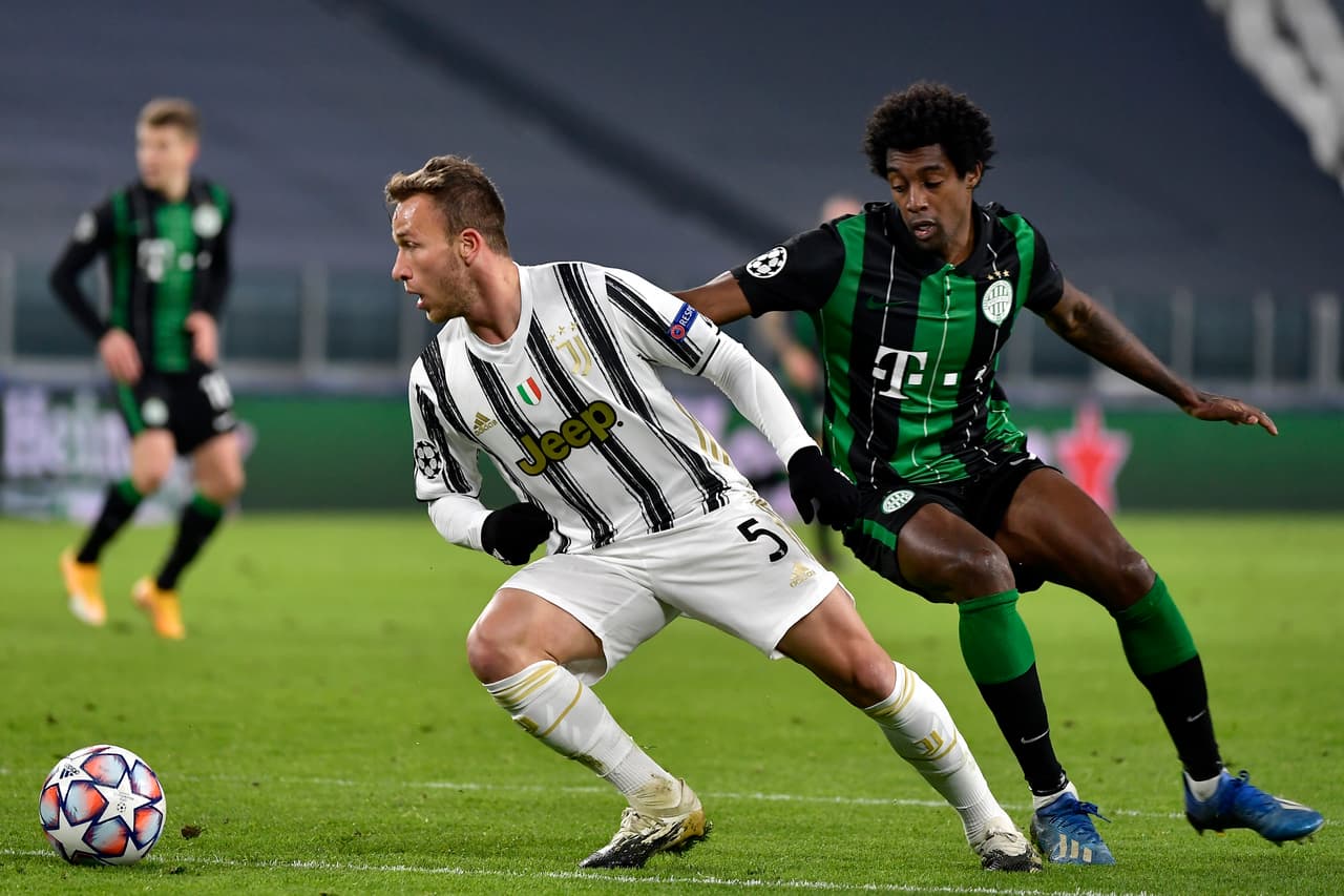 Juventus consigue victoria a los últimos minutos del encuentro ante el Ferencvaros. Myrto Uzuni le dio el primer tanto al equipo húngaro, pero después se vino el empate con gol de Cristiano Ronaldo. El desempate cayó al minuto 92 por parte de Alvaro Morata y sellan su pase a octavos de final de la UEFA Champions League.