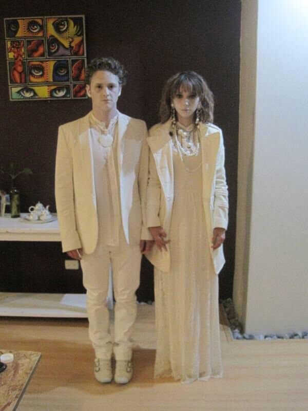 Existen rumores respecto a que Christopher le fue infiel con Ana Serradilla, quien parece ahora ser su actual pareja.