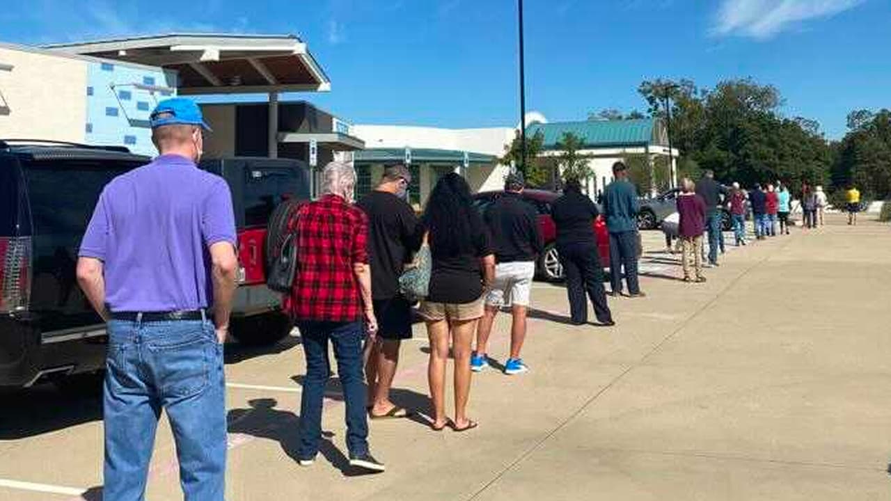 Trabajador de casilla electoral da positivo a coronavirus en el Condado Tarrant