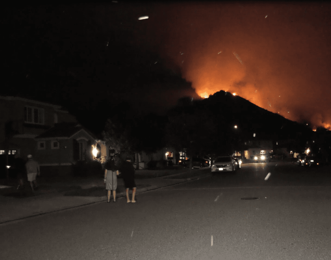 Residente con evacuaciones obligatorias y voluntarias manifestaron su preocupación por la amenaza de la temporada de incendios que apenas comienza en California.