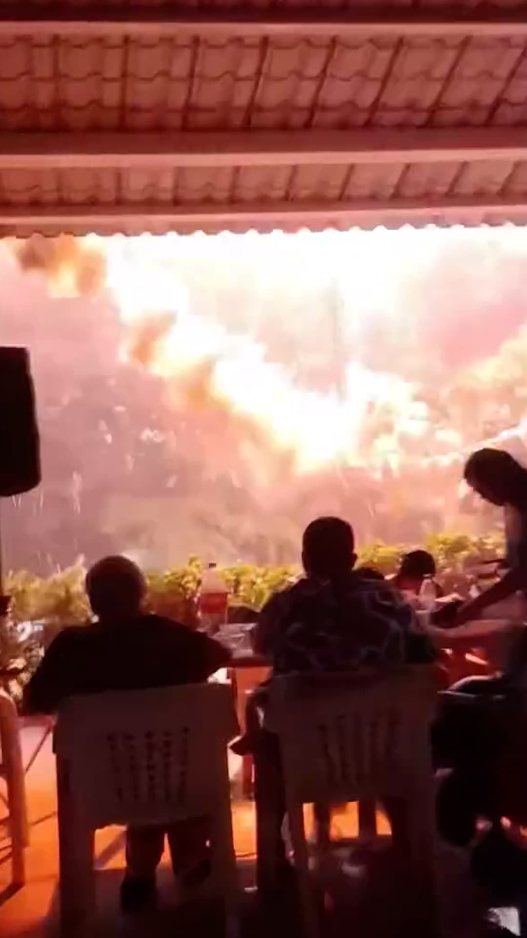 Un rayo cae en una fiesta de cumpleaños