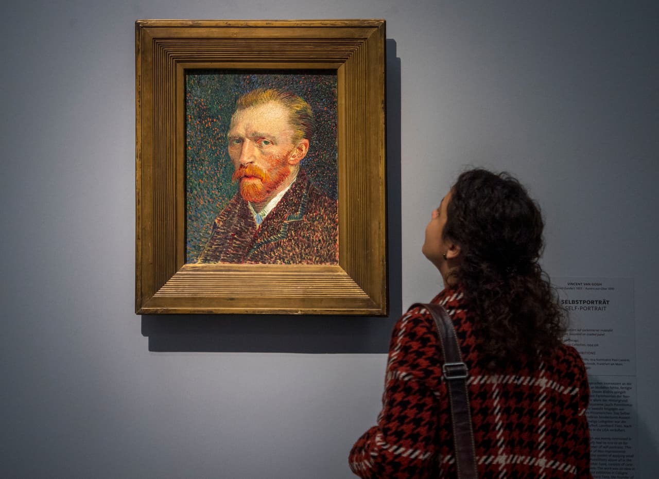 <b>Museo Van Gogh.</b> Esta institución alberga la mayor colección de obras de arte de Vincent van Gogh en el mundo. Ubicada físicamente en Amsterdam, Países Bajos, incluye más de 200 pinturas, 500 dibujos y más de 750 cartas del artista. También presenta exposiciones sobre diversos temas de la historia del arte del siglo XIX. 
<b><a href="https://artsandculture.google.com/partner/van-gogh-museum?hl=en" target="_blank">Para recorrer este museo haga click aquí </a></b>
