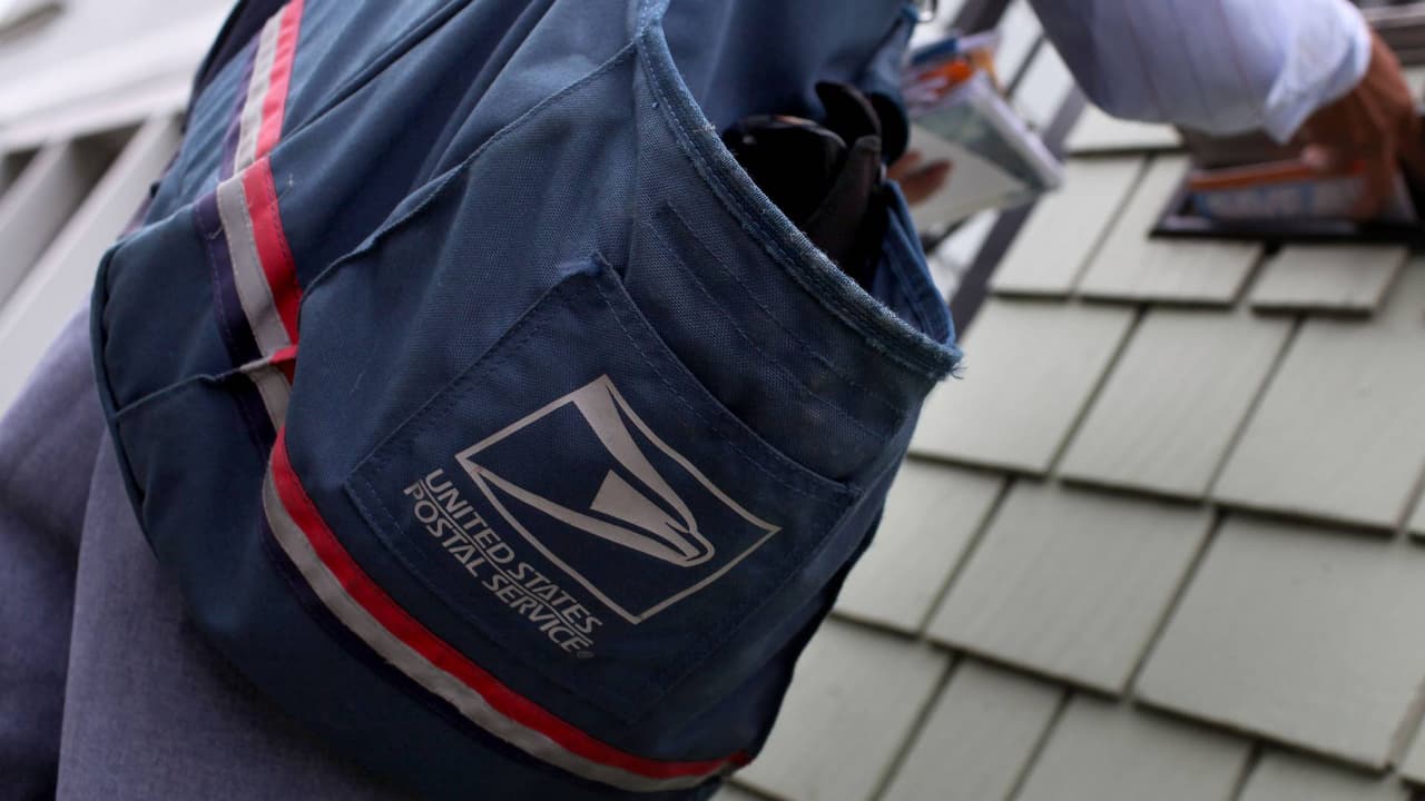 ¿Buscas trabajo? El Servicio Postal de EE.UU. estará contratando los martes y jueves de abril en Los Ángeles 