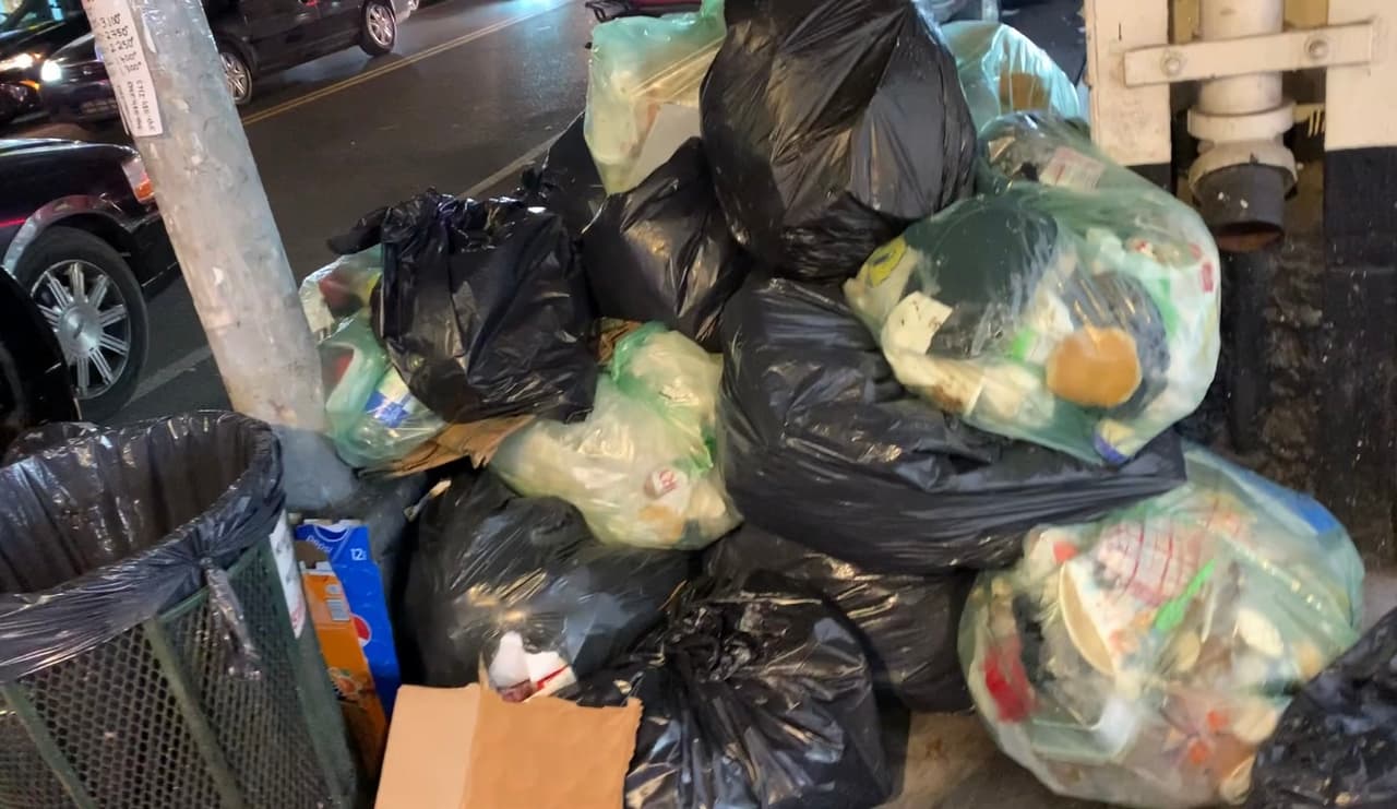Basura acumulada en Queens