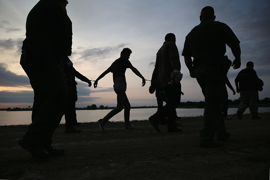 Trump amplía las prioridades de deportación: ahora incluye a acusados sin condenar