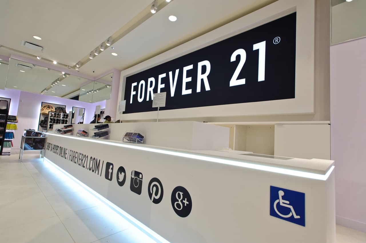 Sin embargo, la solicitud fue "explícitamente rechazada debido a la falta de voluntad de Forever 21 de pagar el valor justo de mercado por una celebridad del tamaño de la señorita Grande", reportó el sitio de noticias.
