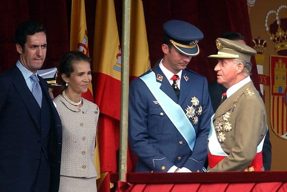 En esta foto se encuentra en una ceremonia de gala con Jaime de Marichalar,