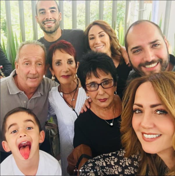 Andrea Legarreta aprovechó para documentar en fotos la gran alegría que le daba estar junto a toda su familia.