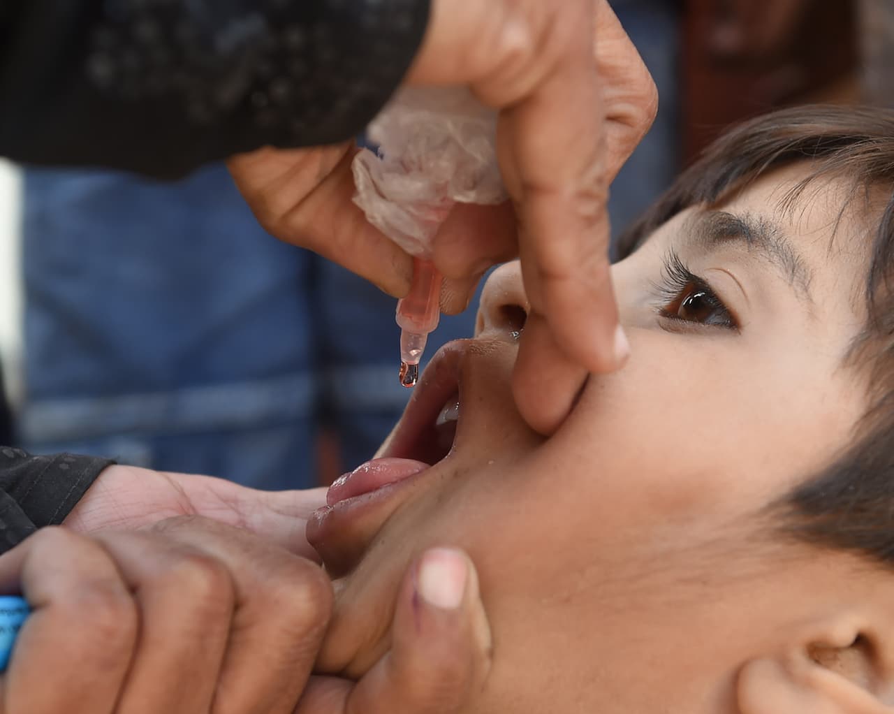 Una nueva vacuna contra la poliomielitis apuesta por la erradicación