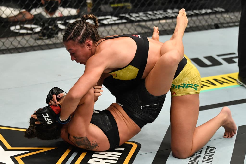 En combate de peso paja, Rodríguez derrotó por nocaut a Ribas en el segundo asalto.