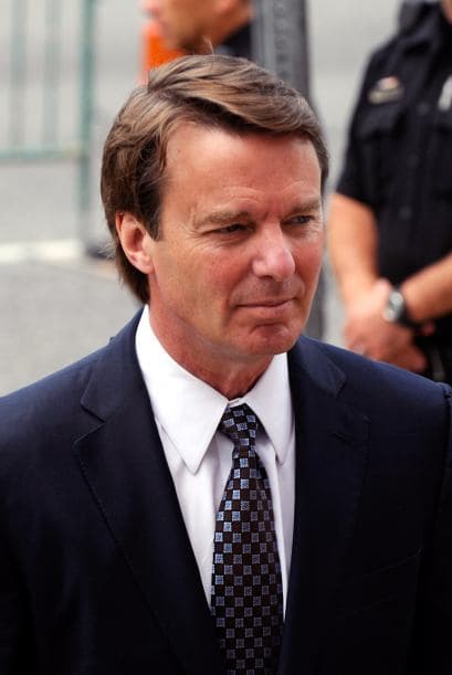 Ambos eran una pareja querida sus orígenes humildes, por su sencillez y porque unidos afrontaron derrotas políticas y dramáticos episodios la muerte en accidente de automóvil de su hijo mayor, Wade, a los 16 años, que les hacía parecer invencibles. Sin embargo, Edwards inició un romance con Rielle Hunter en 2006, fruto de la cual tuvo una hija, que tardó en reconocer, incluso llegó a negar, y su mentira acabó con sus aspiraciones, informó Efe.