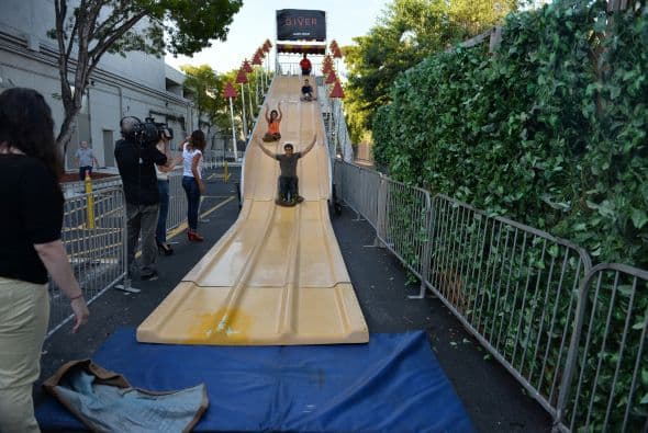 Brenton Thwaites tomó la delantera, seguido por nuestra Maity Interiano.