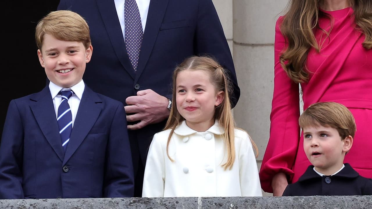 Príncipes George, Charlotte e Louis.