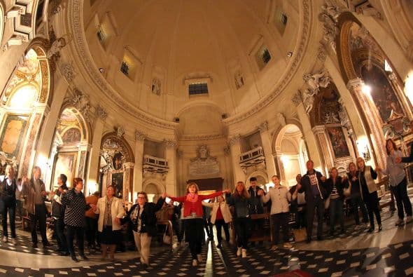 Está previsto que durante la también llamada Noche Blanca, los fieles reflexionen sobre pasajes del Evangelio.