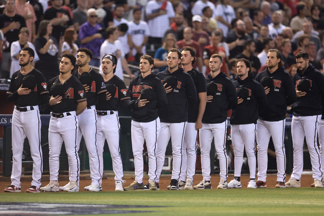 Agregó que “además de vender boletos falsificados, los estafadores pueden intentar vender boletos impresos en casa a múltiples consumidores o vender boletos originales que han sido anulados porque ya han sido revendidos a través de sitios web de reventa de boletos en línea”.