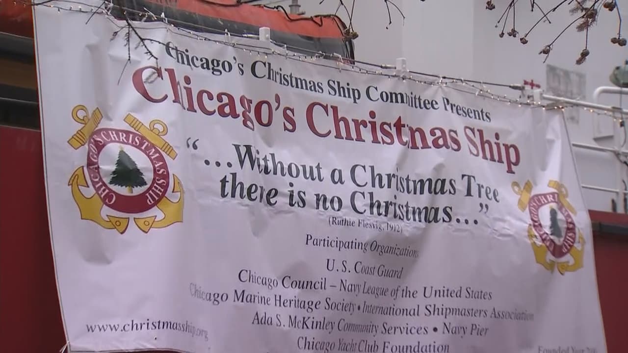 El Barco de Navidad de Chicago llega a Navy Pier; donarán 1,200 árboles