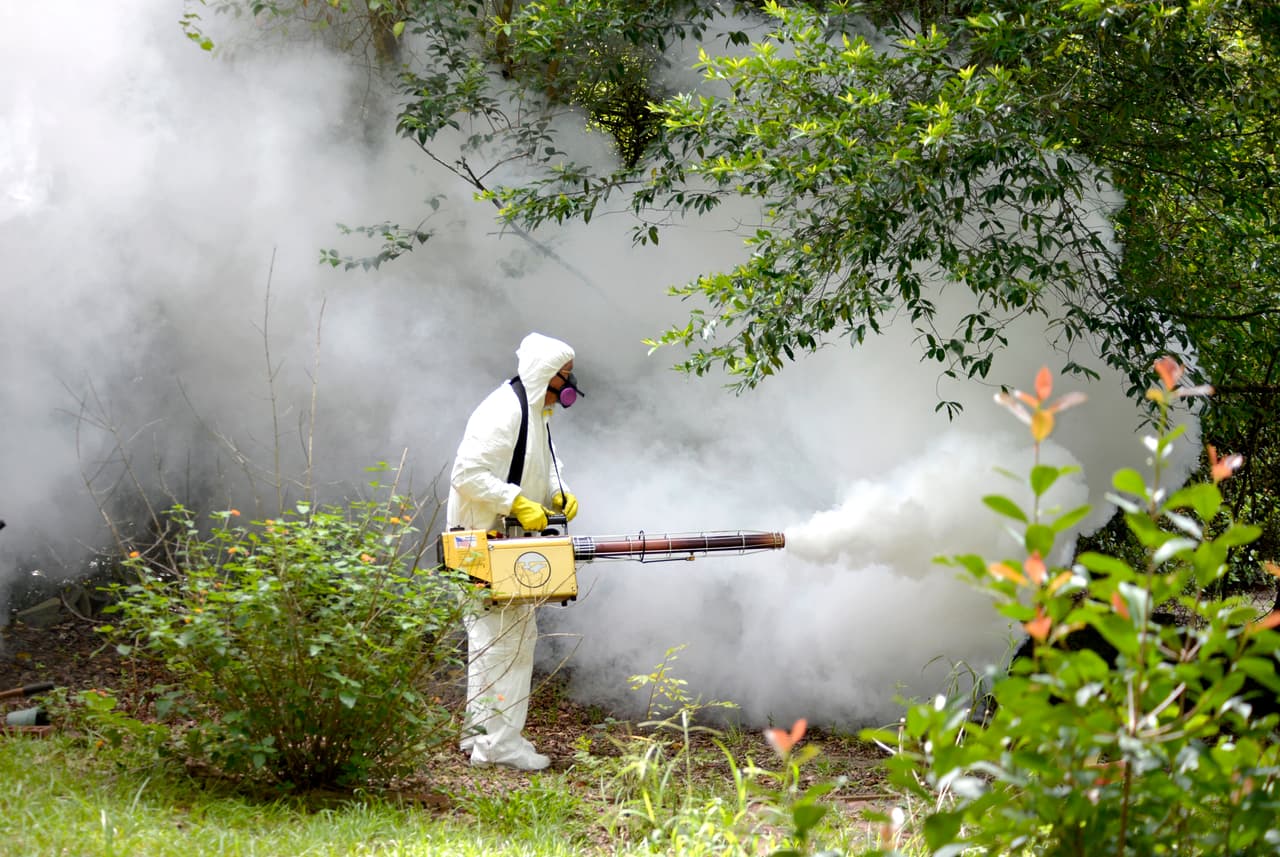 La prevención del zika comienza con protegerse de las picaduras de mosquitos.