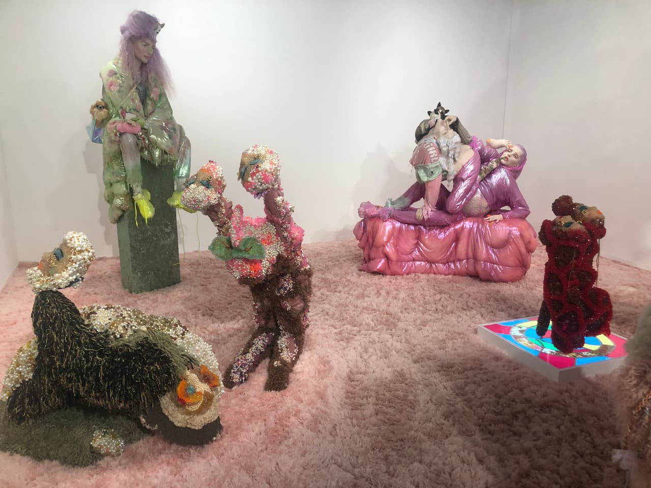 “Esperamos darles la bienvenida para el 20 aniversario de Art Basel Miami Beach el próximo año”, dijeron en un comunicado las autoridades de Miami Beach.