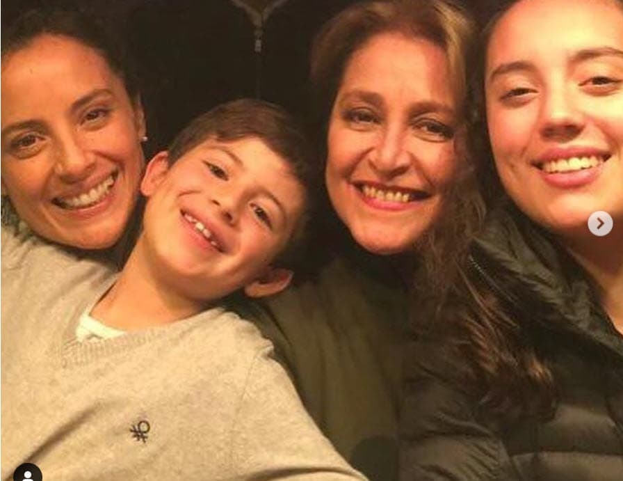 En una entrevista que la actriz concedió a People en español y que fue publicada este lunes 17 de mayo, admitió que sus hijos, Isabella Antonioli (21 años) y Patricio Zamora (11), han visto su actuación en la novela y 
<b><a href="https://www.univision.com/famosos/hija-de-andrea-legarreta-novela-marisol-del-olmo-fotos" target="_blank">las fechorías que la actriz le ha hecho a 'Faby'</a></b> no han dejado contento a su hijo menor. 
<br>