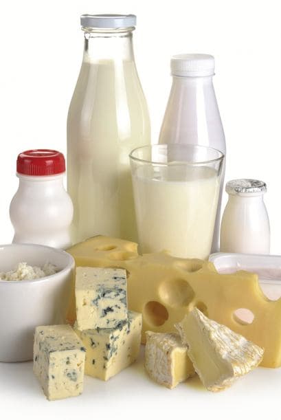 Productos lácteos y lactosa. Muchas personas no producen una enzima llamada lactasa, que desarma la lactosa (el azúcar natural en la leche).