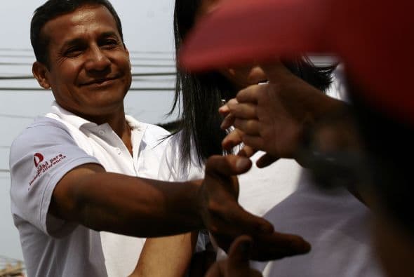 Según la ley peruana, gana las elecciones presidenciales quien obtiene más de 50% más uno de los votos, en caso contrario los dos candidatos con mayor votación pasan a una segunda vuelta probablemente el primer domingo de junio.