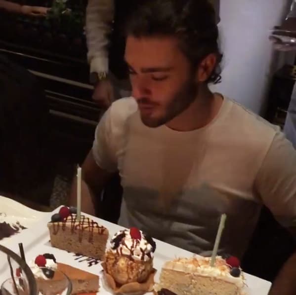 "¡Happy Birthday Toñito de mi corazón! Qué buena parranda sorpresa. Te quiero mucho. Tía Lili", escribió la Flaca en Instagram.